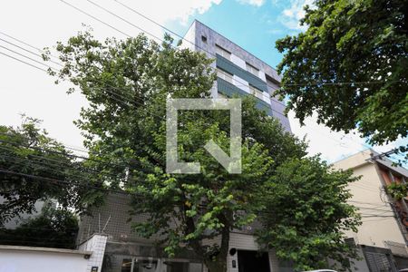 Apartamento à venda com 207m², 3 quartos e 3 vagas Apartamento à venda com 207m², 3 quartos e 3 vagasFachada