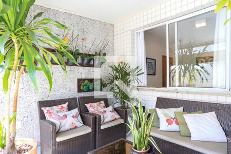 Apartamento à venda com 207m², 3 quartos e 3 vagas Apartamento à venda com 207m², 3 quartos e 3 vagasVaranda gourmet