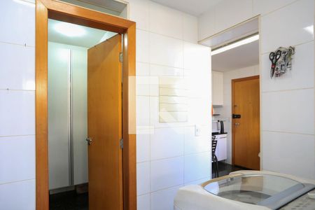 Apartamento à venda com 207m², 3 quartos e 3 vagas Apartamento à venda com 207m², 3 quartos e 3 vagasÁrea de Serviço