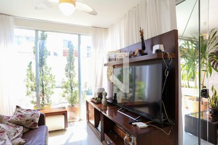 Apartamento à venda com 207m², 3 quartos e 3 vagas Apartamento à venda com 207m², 3 quartos e 3 vagasSala