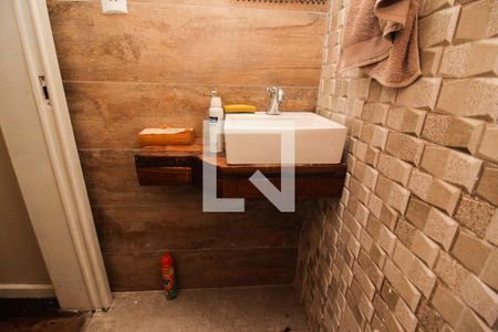 Casa à venda com 220m², 3 quartos e 2 vagas Casa à venda com 220m², 3 quartos e 2 vagasLavabo 1