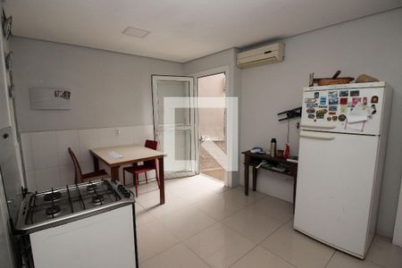 Casa à venda com 220m², 3 quartos e 2 vagas Casa à venda com 220m², 3 quartos e 2 vagasCozinha