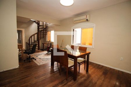 Casa à venda com 220m², 3 quartos e 2 vagas Casa à venda com 220m², 3 quartos e 2 vagasSala de jantar