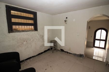 Casa à venda com 220m², 3 quartos e 2 vagas Casa à venda com 220m², 3 quartos e 2 vagasQuarto de Serviço