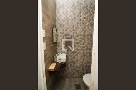 Casa à venda com 220m², 3 quartos e 2 vagas Casa à venda com 220m², 3 quartos e 2 vagasLavabo 1