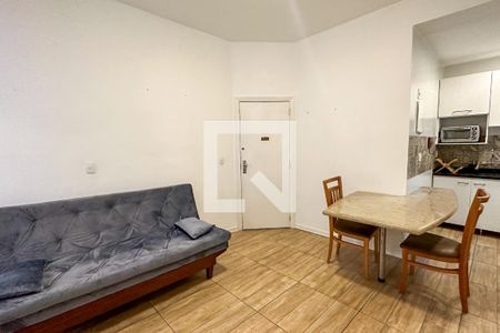 Sala de apartamento para alugar com 2 quartos, 59m² em Copacabana, Rio de Janeiro