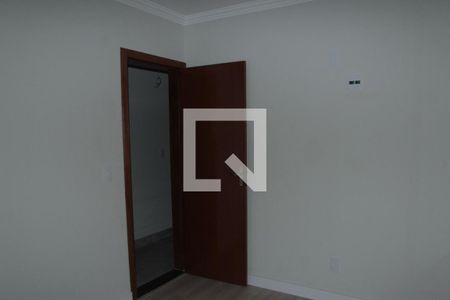 quarto 01 de apartamento para alugar com 3 quartos, 115m² em Heliópolis, Belo Horizonte
