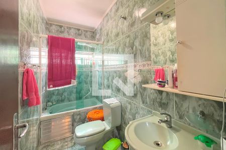 Casa à venda com 110m², 3 quartos e 7 vagasBanheiro da Suíte