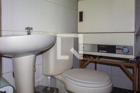 Casa à venda com 200m², 4 quartos e 4 vagas Casa à venda com 200m², 4 quartos e 4 vagasBanheiro Social