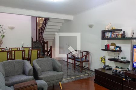 Sala de casa à venda com 4 quartos, 200m² em Vila Romano, São Paulo