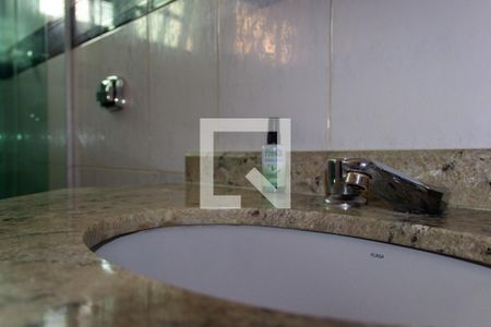 Casa à venda com 200m², 4 quartos e 4 vagas Casa à venda com 200m², 4 quartos e 4 vagasBanheiro 1