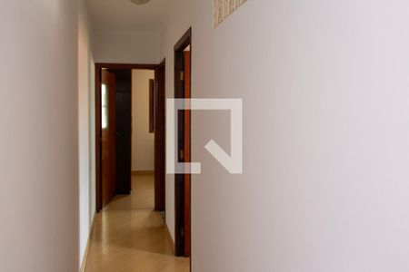 Casa à venda com 200m², 4 quartos e 4 vagas Casa à venda com 200m², 4 quartos e 4 vagasCorredor Quartos