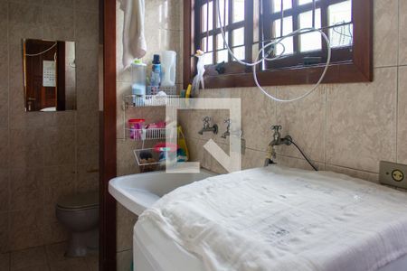 Casa à venda com 200m², 4 quartos e 4 vagas Casa à venda com 200m², 4 quartos e 4 vagasÁrea de Serviço