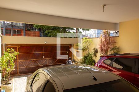 Casa à venda com 200m², 4 quartos e 4 vagas Casa à venda com 200m², 4 quartos e 4 vagasGaragem