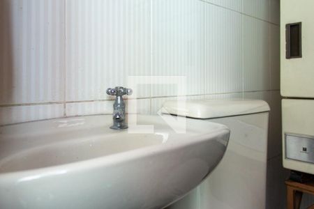 Casa à venda com 200m², 4 quartos e 4 vagas Casa à venda com 200m², 4 quartos e 4 vagasBanheiro Social