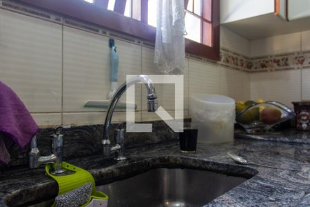 Casa à venda com 200m², 4 quartos e 4 vagas Casa à venda com 200m², 4 quartos e 4 vagasCozinha