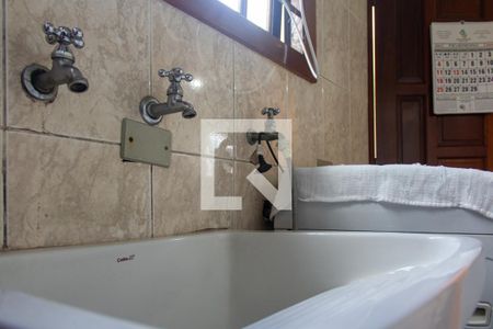 Casa à venda com 200m², 4 quartos e 4 vagas Casa à venda com 200m², 4 quartos e 4 vagasÁrea de Serviço