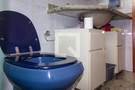 Casa à venda com 200m², 4 quartos e 4 vagas Casa à venda com 200m², 4 quartos e 4 vagasBanheiro 1