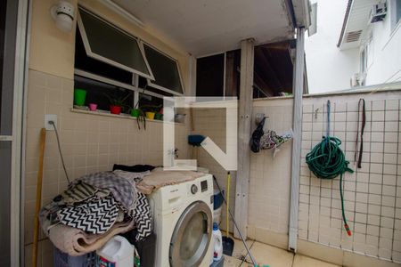 Casa de condomínio à venda com 174m², 3 quartos e 3 vagasÁrea de Serviço