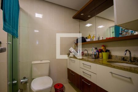 Casa de condomínio à venda com 174m², 3 quartos e 3 vagasBanheiro da Suíte 1