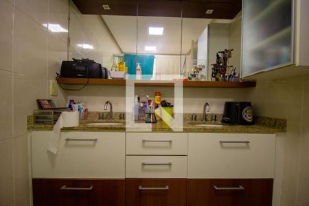 Casa de condomínio à venda com 174m², 3 quartos e 3 vagasBanheiro da Suíte 1