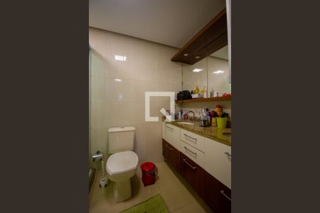 Casa de condomínio à venda com 174m², 3 quartos e 3 vagasBanheiro da Suíte 1