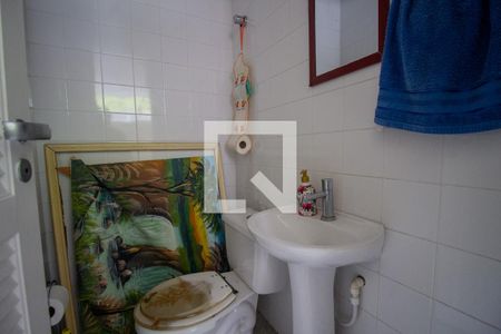 Casa de condomínio à venda com 174m², 3 quartos e 3 vagasLavabo da Área Gourmet