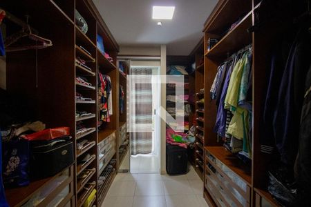 Casa de condomínio à venda com 174m², 3 quartos e 3 vagasCloset da Suíte 1