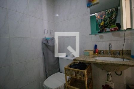 Casa de condomínio à venda com 174m², 3 quartos e 3 vagasBanheiro da Suíte 2