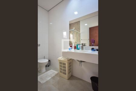 Casa de condomínio à venda com 151m², 3 quartos e 2 vagas Casa de condomínio à venda com 151m², 3 quartos e 2 vagasBanheiro