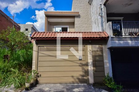 Casa de condomínio à venda com 151m², 3 quartos e 2 vagas Casa de condomínio à venda com 151m², 3 quartos e 2 vagasFachada