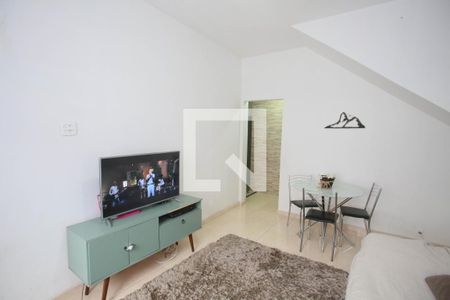 Sala de casa de condomínio para alugar com 2 quartos, 240m² em Taquara, Rio de Janeiro
