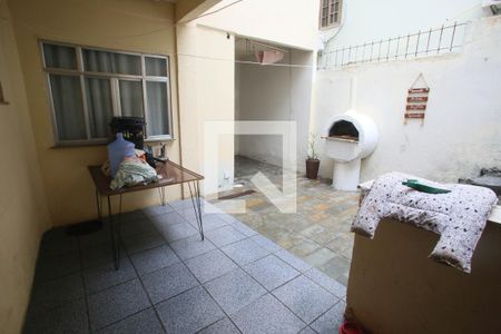 Casa de condomínio à venda com 240m², 2 quartos e 1 vagaÁrea de Serviço