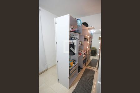 Quarto 1 de casa de condomínio para alugar com 2 quartos, 240m² em Taquara, Rio de Janeiro