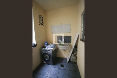 Casa de condomínio à venda com 240m², 2 quartos e 1 vagaÁrea de Serviço