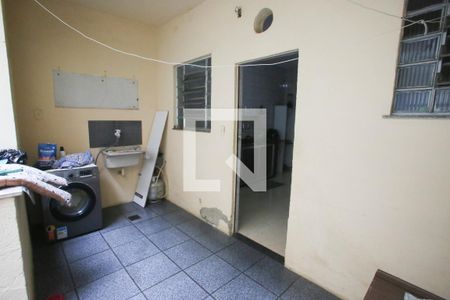 Casa de condomínio à venda com 240m², 2 quartos e 1 vagaÁrea de Serviço