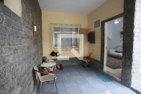 Casa de condomínio à venda com 240m², 2 quartos e 1 vagavaranda