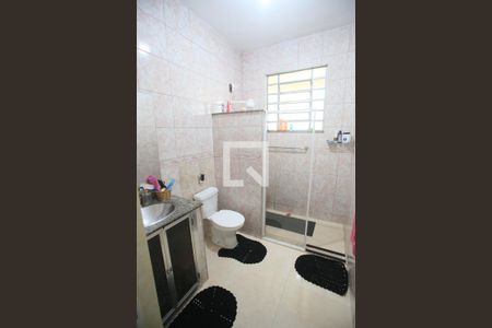 Casa de condomínio à venda com 240m², 2 quartos e 1 vagaBanheiro
