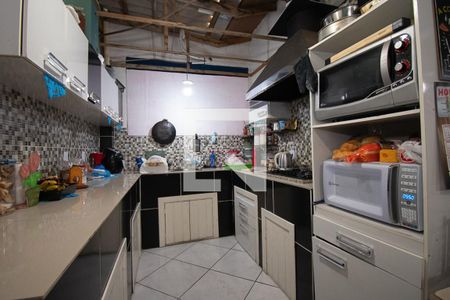 Casa à venda com 170m², 3 quartos e 2 vagascozinha