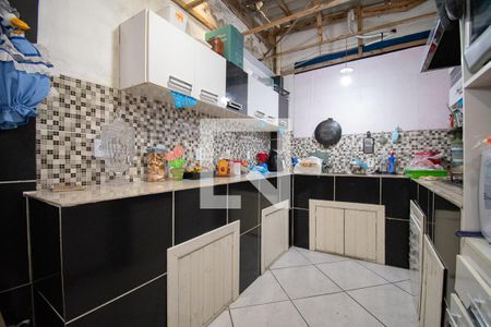 Casa à venda com 170m², 3 quartos e 2 vagascozinha