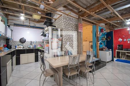 Casa à venda com 170m², 3 quartos e 2 vagascozinha