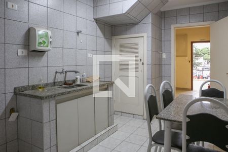 Casa à venda com 165m², 2 quartos e 2 vagas Casa à venda com 165m², 2 quartos e 2 vagasCozinha