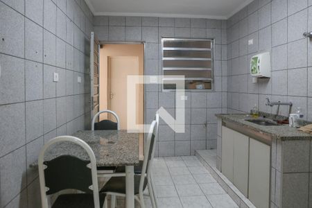 Casa à venda com 165m², 2 quartos e 2 vagas Casa à venda com 165m², 2 quartos e 2 vagasCozinha