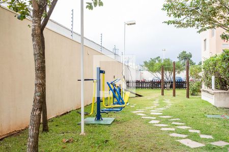 Apartamento à venda com 44m², 2 quartos e 1 vaga Apartamento à venda com 44m², 2 quartos e 1 vagaÁrea comum - Academia externa