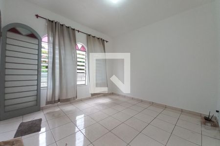Sala de casa para alugar com 2 quartos, 280m² em Vila Lemos, Campinas