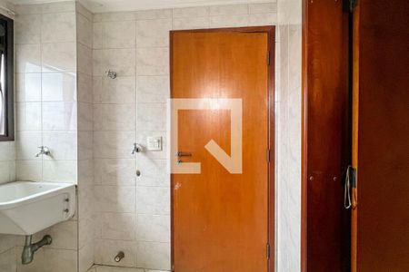 Apartamento à venda com 117m², 3 quartos e 2 vagas Apartamento à venda com 117m², 3 quartos e 2 vagasÁrea de serviço