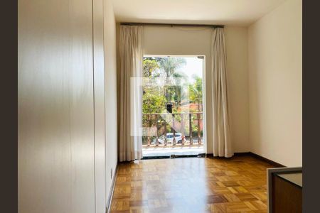 Casa à venda com 6 quartos, 300m² em Interlagos, São Paulo