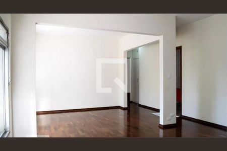 Casa à venda com 5 quartos, 220m² em Parque Peruche, São Paulo
