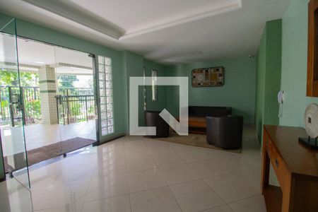 Apartamento à venda com 112m², 3 quartos e 2 vagas Apartamento à venda com 112m², 3 quartos e 2 vagasHall