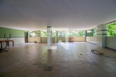 Apartamento à venda com 112m², 3 quartos e 2 vagas Apartamento à venda com 112m², 3 quartos e 2 vagasÁrea comum - Salão de festas